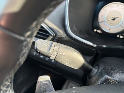 Used 2021 Hyundai Santa Fe SEL w/ Convenience Package image 32