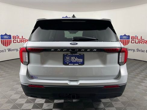 New 2026 Ford Explorer Active RWD image 4