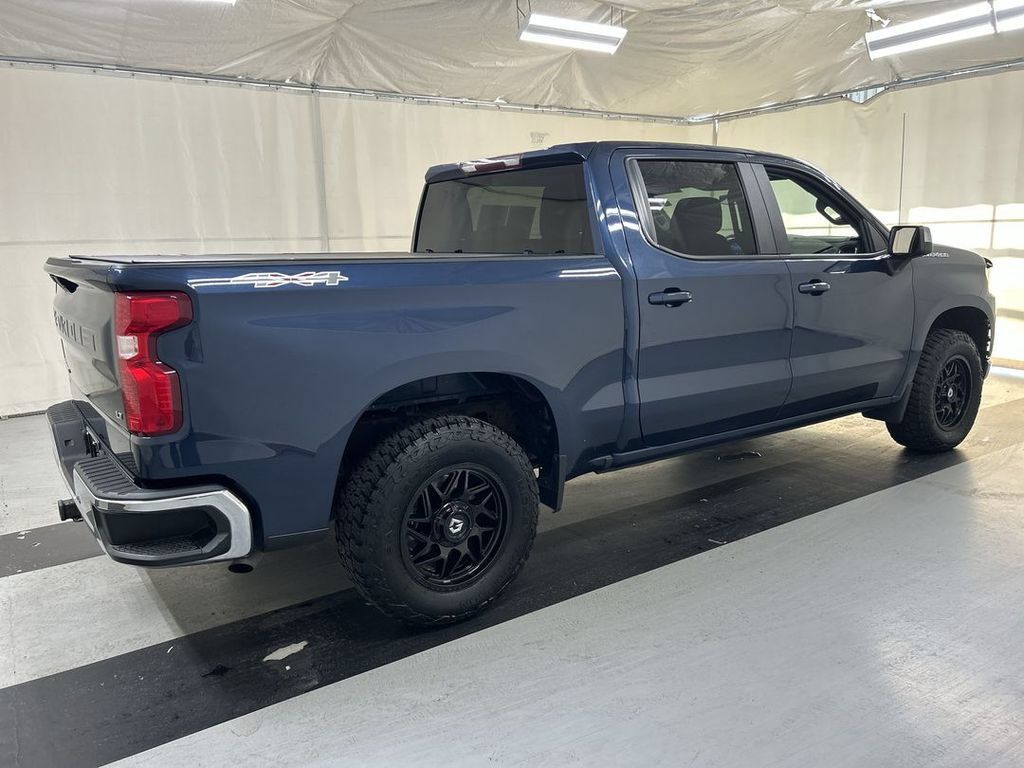 Used 2021 Chevrolet Silverado 1500 LT AWD/4WD image 2