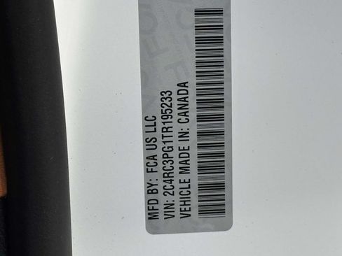 New 2026 Chrysler Pacifica Pinnacle w/ Trailer Tow Group AWD/4WD image 30