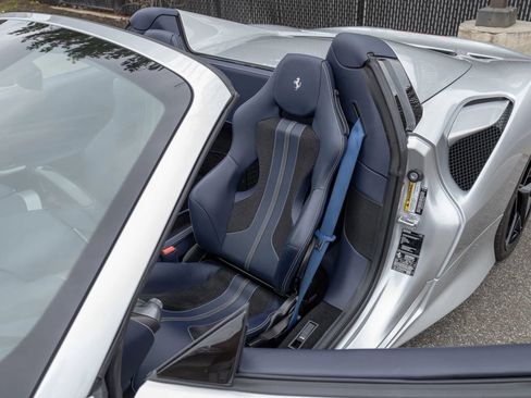 Used 2022 Ferrari F8 Tributo image 57