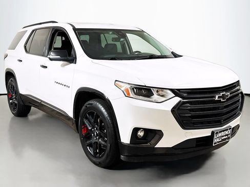 Used 2021 Chevrolet Traverse Premier w/ Redline Edition FWD image 3