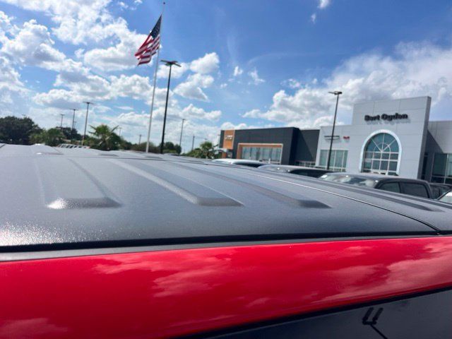 Used 2023 Jeep Gladiator Sport AWD/4WD image 7