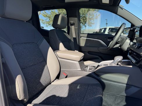 Used 2024 Chevrolet Colorado ZR2 image 14