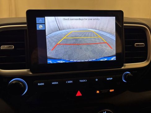 Certified 2026 Hyundai Venue SE image 20