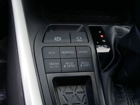 Certified 2025 Toyota RAV4 XLE AWD/4WD image 22