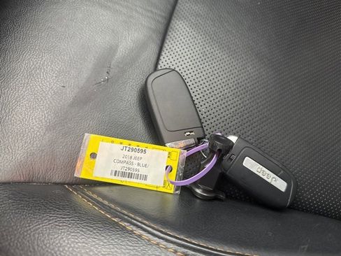 Used 2018 Jeep Compass Limited image 33