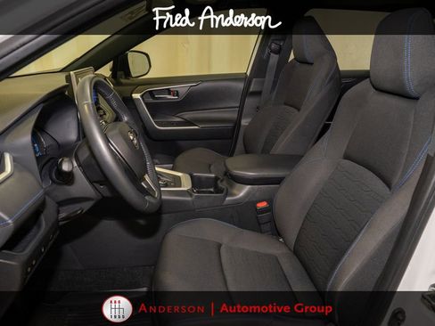 Used 2024 Toyota RAV4 SE w/ Convenience Package AWD/4WD image 11