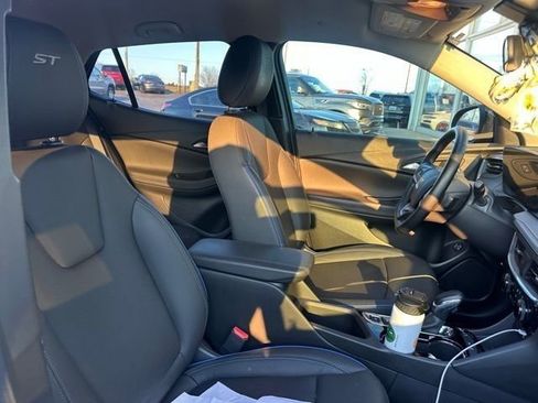 Certified 2025 Buick Encore GX Sport Touring w/ Advanced Technology Package image 21