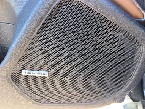 Used 2017 Subaru Outback 3.6R Touring image 40