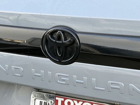 Certified 2025 Toyota Grand Highlander AWD Hybrid image 4