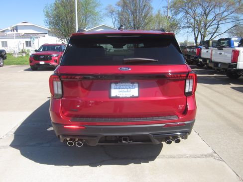 Used 2025 Ford Explorer ST AWD/4WD image 5