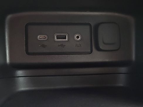 Used 2019 Chevrolet Equinox LS FWD image 24