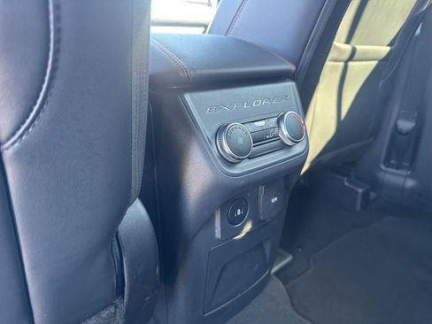 Used 2025 Ford Explorer ST-Line image 28