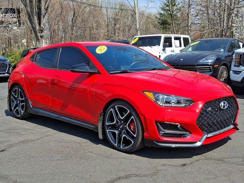 Used 2022 Hyundai Veloster N image 2