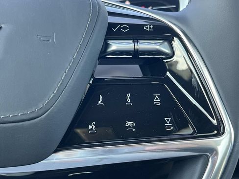 New 2026 Cadillac Vistiq Platinum AWD/4WD image 14