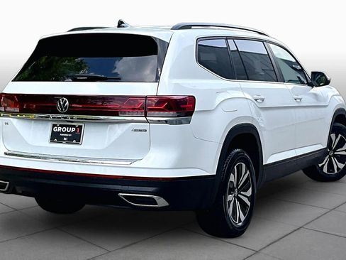Used 2024 Volkswagen Atlas SE AWD/4WD image 13