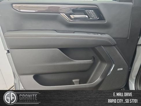 New 2026 GMC Yukon XL Elevation w/ Elevation Premium Package AWD/4WD image 10