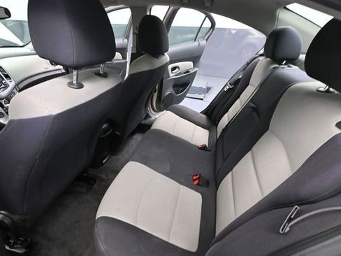 Used 2013 Chevrolet Cruze LS FWD image 32