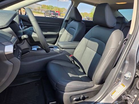 New 2026 Nissan Altima 2.5 SV FWD image 8