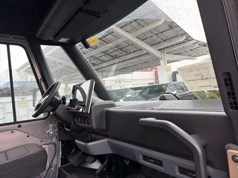 New 2025 Chevrolet Brightdrop 400 image 25