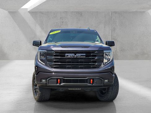 Used 2022 GMC Sierra 1500 Elevation w/ LPO, Elevation Black Package image 2