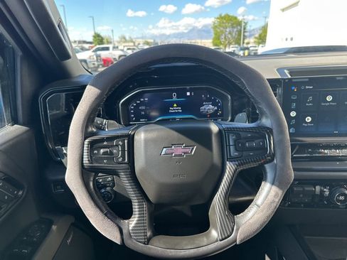 Used 2022 Chevrolet Silverado 1500 ZR2 w/ Technology Package AWD/4WD image 15