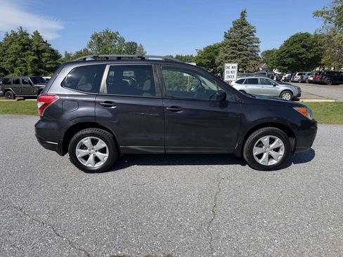 Used 2016 Subaru Forester 2.5i Premium w/ All-Weather Package AWD/4WD image 6