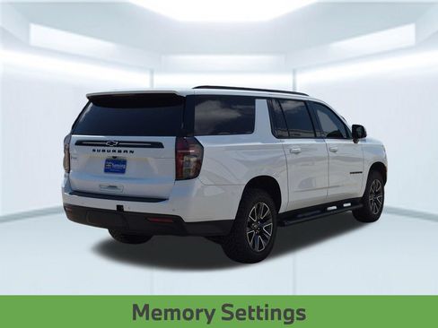 Used 2023 Chevrolet Suburban Z71 w/ Luxury Package AWD/4WD image 6
