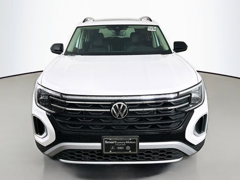 New 2026 Volkswagen Atlas Peak Edition AWD/4WD image 2