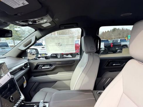 New 2026 GMC Yukon Elevation image 12