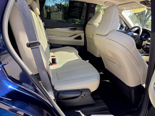 Used 2025 INFINITI QX60 Luxe w/ Vision Package FWD image 23