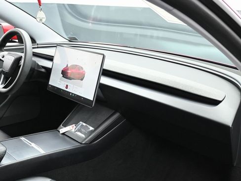 Used 2024 Tesla Model 3 Standard Range image 40