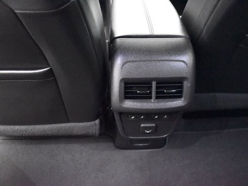 Used 2023 Chevrolet Equinox Premier AWD/4WD image 23