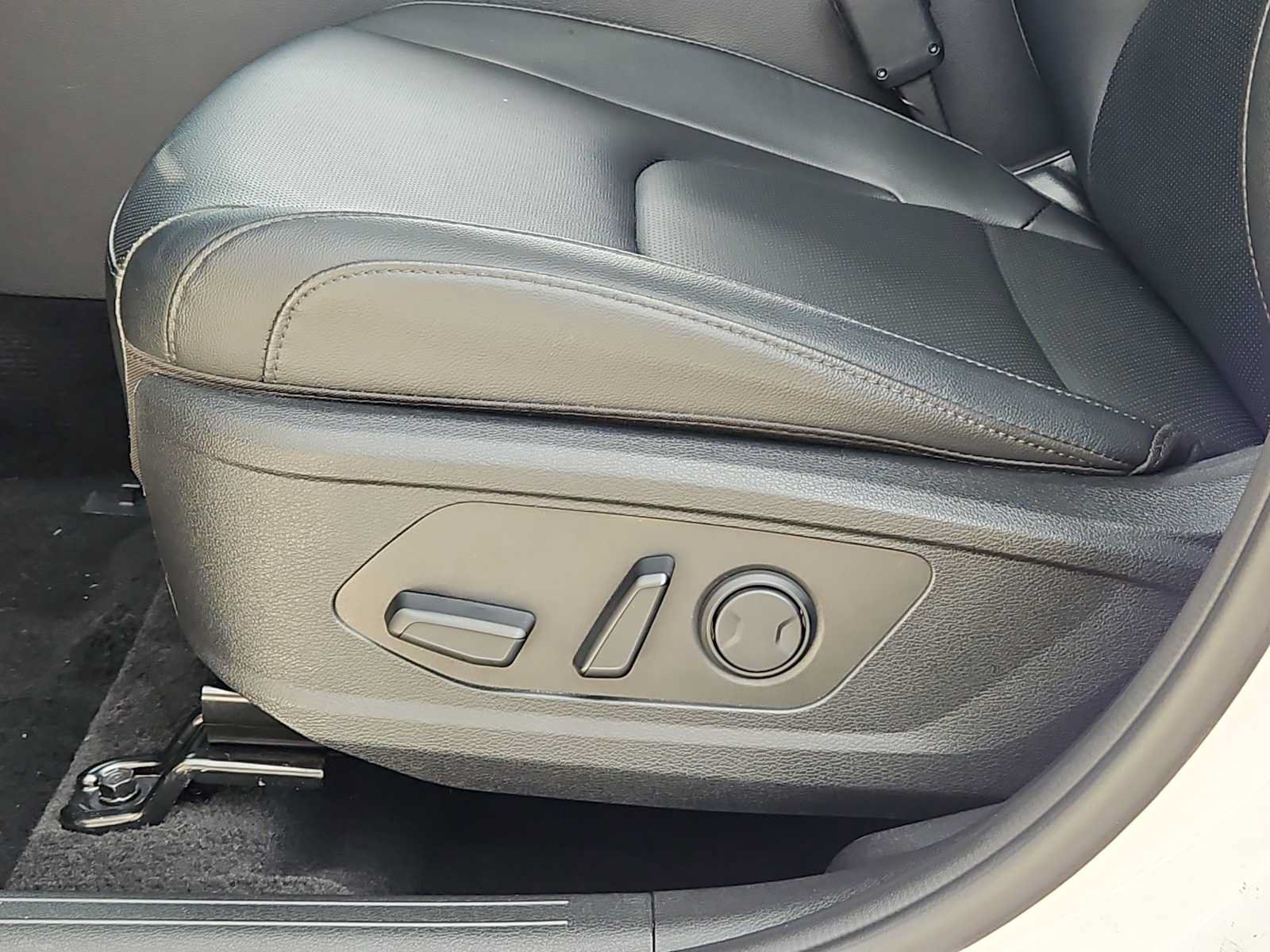 Certified 2025 Kia Sportage EX FWD image 14