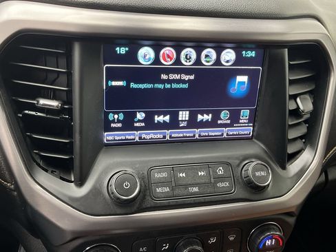 Used 2017 GMC Acadia SLT image 18