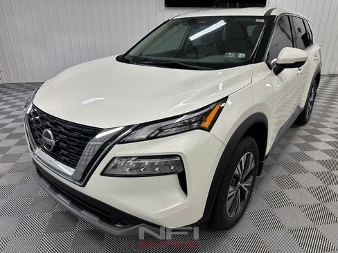 Used 2021 Nissan Rogue SV FWD image 3
