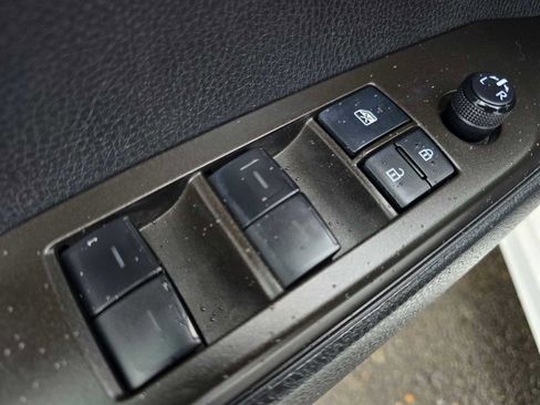 Certified 2022 Toyota Camry SE image 25