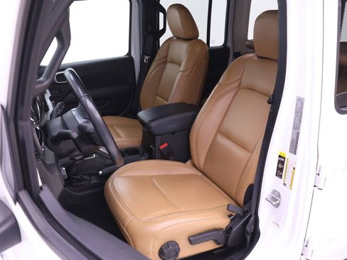 Used 2021 Jeep Wrangler Unlimited Sahara w/ LED Lighting Group AWD/4WD image 7