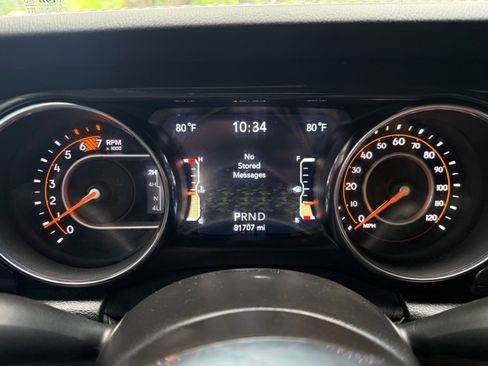 Used 2021 Jeep Wrangler Unlimited Sahara AWD/4WD image 35
