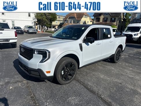 New 2025 Ford Maverick Lariat w/ Black Appearance Package image 1