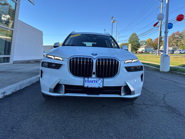 Used 2024 BMW X7 xDrive40i w/ Premium Package AWD/4WD image 3