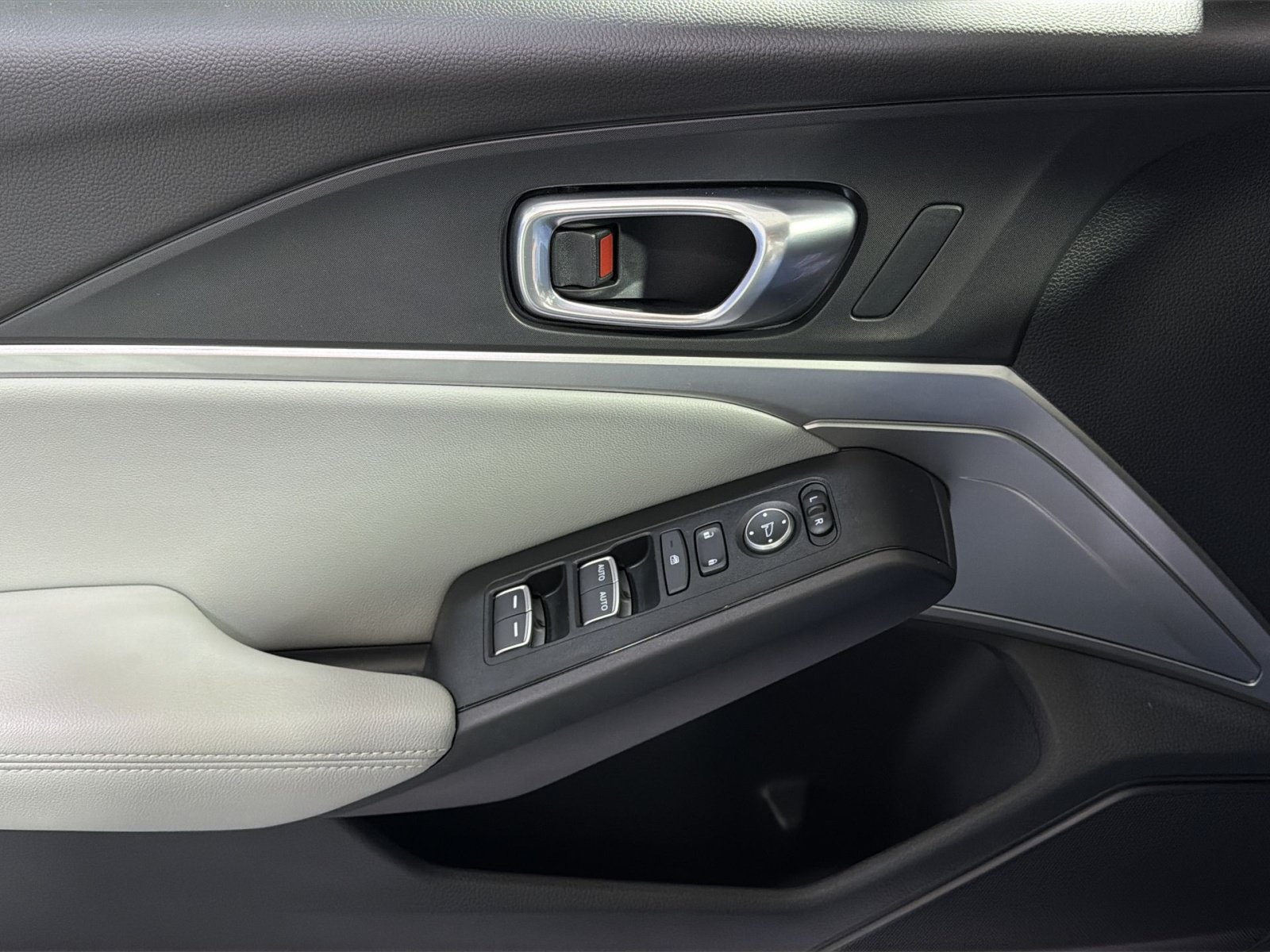 Used 2025 Acura Integra FWD image 34