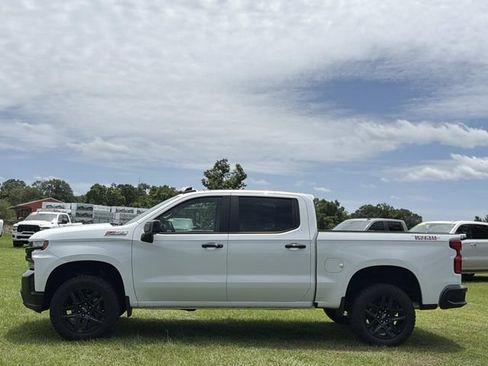 Used 2022 Chevrolet Silverado 1500 LT Trail Boss w/ Bed Protection Package AWD/4WD image 11
