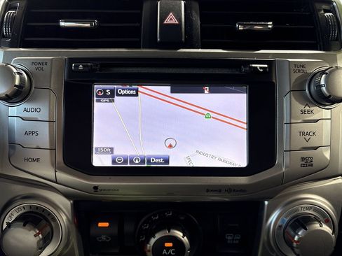 Used 2016 Toyota 4Runner SR5 AWD/4WD image 18
