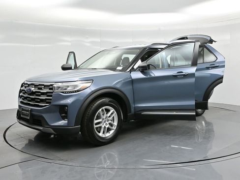 Used 2025 Ford Explorer Active image 35