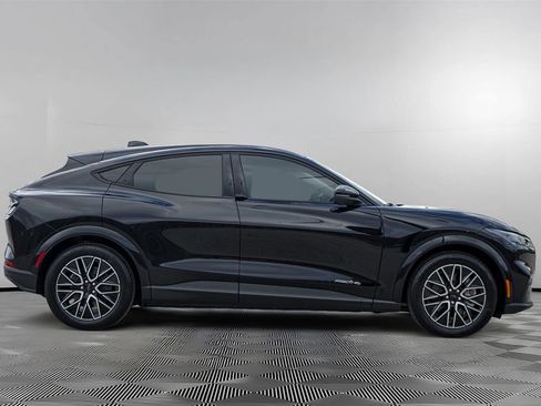 Certified 2025 Ford Mustang Mach-E Premium AWD/4WD image 4