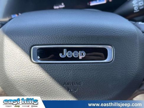 Certified 2025 Jeep Grand Cherokee Limited w/ MOPAR Finishing Package AWD/4WD image 30