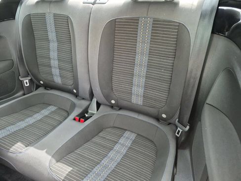 Used 2013 Volkswagen Beetle Turbo FWD image 19