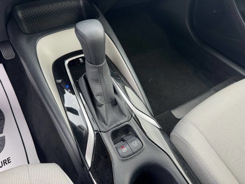 Used 2021 Toyota Corolla LE image 14
